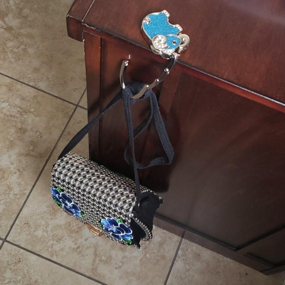 Bundle - Picture 9 of 9